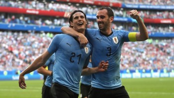 Đè bẹp tuyển Nga, Uruguay toàn thắng vòng bảng World Cup