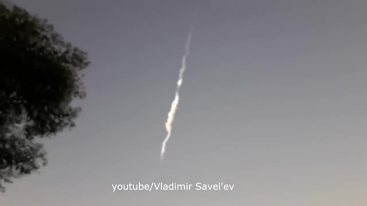 Tiểu hành tinh nổ tung trên bầu trời Nga
