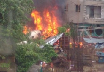 Ấn Độ: Rơi máy bay ở thành phố Mumbai, 5 người thiệt mạng