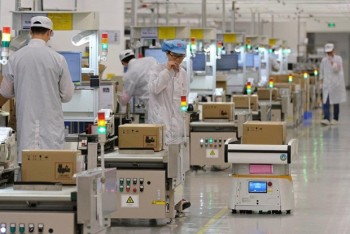 Foxconn tạm dừng dây chuyền sản xuất một số điện thoại Huawei
