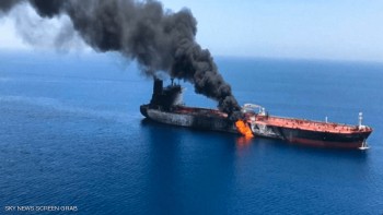 Mỹ cáo buộc Iran tấn công hai tầu chở dầu ở Vịnh Oman