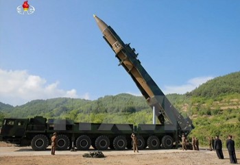 Ông Kim Jong-un: Vụ thử tên lửa là "món quà" tặng Mỹ vào ngày Độc lập