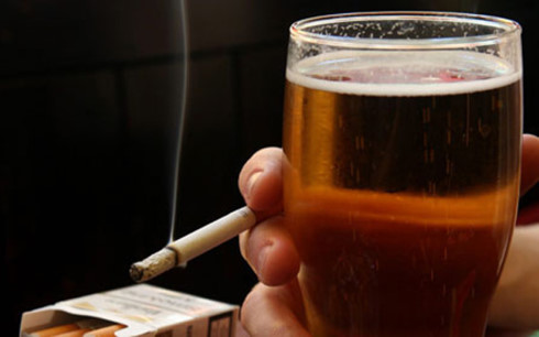 WB khuyến nghị Việt Nam tăng mức thu thuế rượu bia, thuốc lá