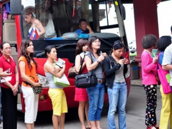 Đi du lịch Thái Lan: 17 du khách bị bỏ rơi, hai hướng dẫn viên bị bắt giữ