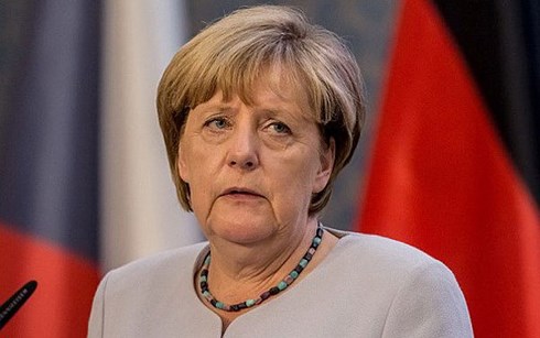 Sau Thượng đỉnh EU, bà Merkel vẫn bất đồng với đảng CSU