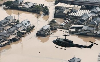 Các tỉnh miền Tây Nhật Bản tiếp tục bị cô lập do mưa lũ