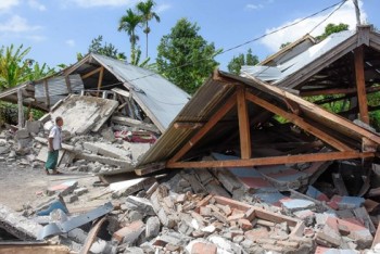 Indonesia giải cứu thành công hơn 500 người mắc kẹt do động đất
