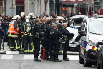 Pháp: Nghi phạm có súng bắt cóc con tin tại chung cư ở Paris