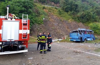 Xe buýt rơi xuống hẻm núi ở Bulgaria, 15 người thiệt mạng