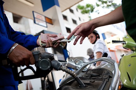 Giá xăng dầu tăng lần thứ 4 liên tiếp
