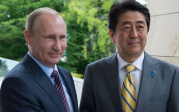 Thủ tướng Nhật Bản Shinzo Abe tới Nga hội đàm về Triều Tiên