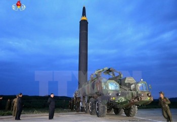 Triều Tiên đang di chuyển tên lửa ICBM về phía bờ biển phía Tây