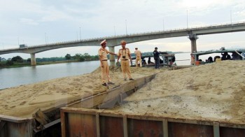 Quảng Nam: Phát hiện 3 tàu hút cát trái phép trên sông Hội An