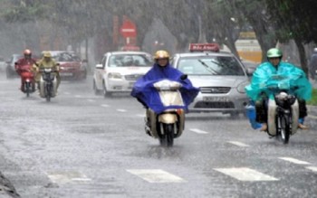 Dự báo thời tiết hôm nay: Nam Bộ mưa to, đề phòng lốc xoáy