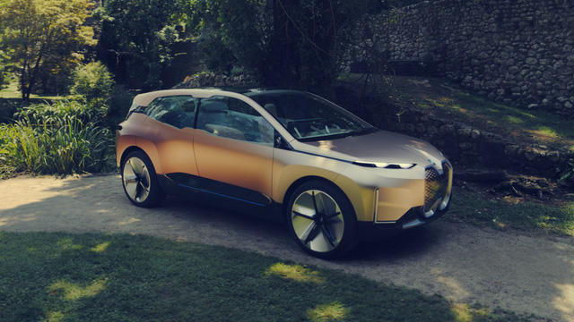 BMW giới thiệu mẫu crossover chạy điện tự lái Vision iNext