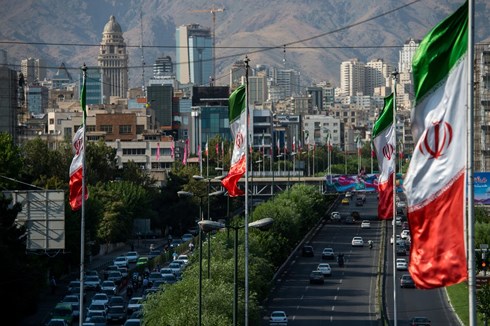 Iran cảnh báo Mỹ “đừng mơ” giành chiến thắng với các đòn trừng phạt