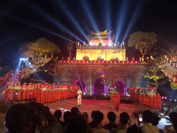 Festival Áo dài Hà Nội 2016 thu hút hơn 3 vạn lượt khách