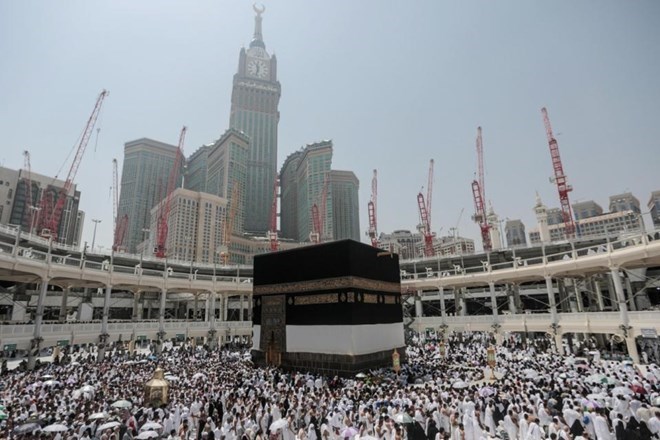 Saudi Arabia chặn tên lửa từ Yemen nhằm vào thánh địa Mecca