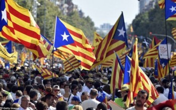 Dân Catalonia xuống đường đòi thả thủ lĩnh ly khai bị bắt giữ  ​