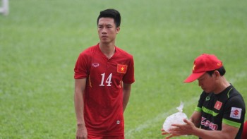 HLV Park Hang Seo thận trọng với vị trí tiền vệ trung tâm của tuyển Việt Nam