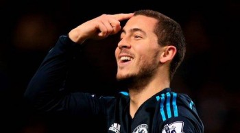 Chelsea tăng lương siêu khủng cho Hazard