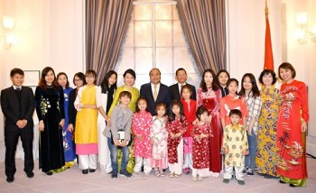 Thủ tướng gặp gỡ đại diện cộng đồng người Việt tại Đan Mạch