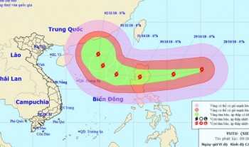 Xuất hiện siêu bão gần Biển Đông