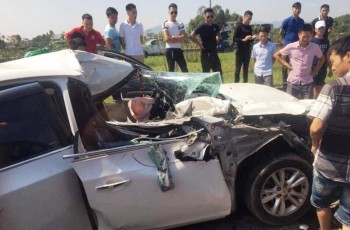 Cao tốc Hà Nội - Thái Nguyên: Lại xảy ra tai nạn nghiêm trọng giữa 2 ô tô
