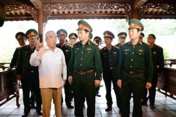 Trung tướng Phan Văn Giang làm việc với lãnh đạo tỉnh Thừa Thiên-Huế