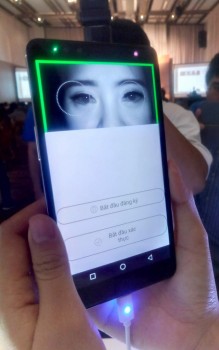 Thương hiệu Việt bất ngờ tung smartphone có khả năng quét mống mắt