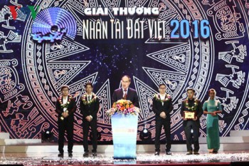 Giải thưởng Nhân tài Đất Việt có 2 quán quân trong lĩnh vực CNTT