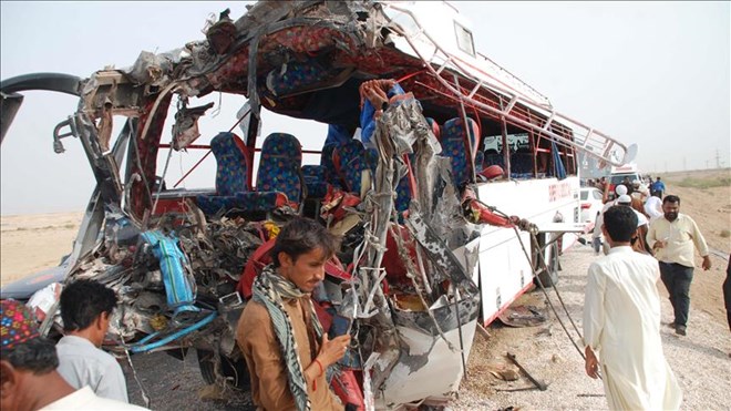 Xe buýt lao xuống khe núi khiến ít nhất 22 người thiệt mạng