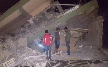 Hiện trường động đất ở biên giới Iran-Iraq làm nhiều người thương vong
