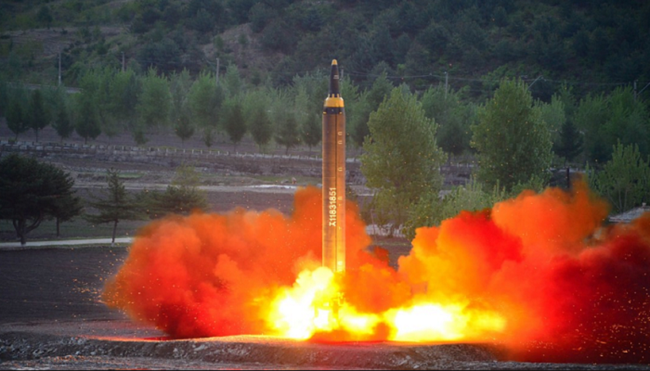Triều Tiên phóng tên lửa bay cao nhất từ trước đến nay