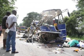Tai nạn xe buýt kinh hoàng tại Zimbabwe, ít nhất 47 người thiệt mạng