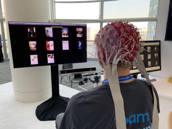 Samsung đang phát triển TV thông minh cho phép điều khiển bằng trí não