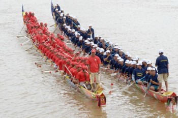 Campuchia lập kỷ lục Guinness chiếc Ghe Ngo dài nhất thế giới