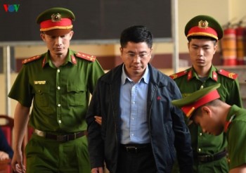 Vụ đánh bạc: Bị cáo Nguyễn Văn Dương được đình chỉ tội đưa hối lộ