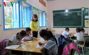 Các cô giáo trẻ ở làng biển Tiến Bình