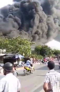 Cháy dữ dội tại vựa trái cây ở Tiền Giang