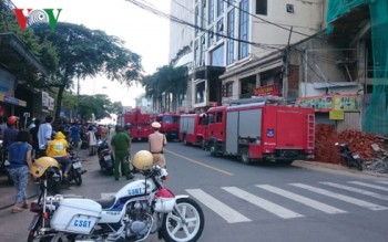 Cháy khách sạn 4 sao ở Khánh Hòa, nạn nhân mắc kẹt