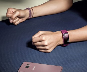 Samsung Gear Fit2 có thêm tính năng chăm sóc sức khỏe mới