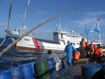Trung Quốc ngang nhiên cấm đánh bắt cá ở bãi cạn Scarborough