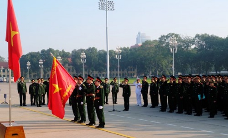 Học viên Học viện Kỹ thuật Quân sự tổ chức Lễ báo công tại Lăng Chủ tịch Hồ Chí Minh