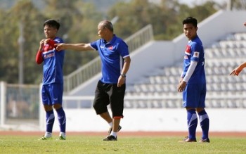 Thể thao 24h: HLV Park Hang Seo nhắc học trò quên trận thắng Myanmar