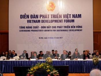 Khai mạc Diễn đàn Phát triển Việt Nam 2017 với chủ đề tăng năng suất