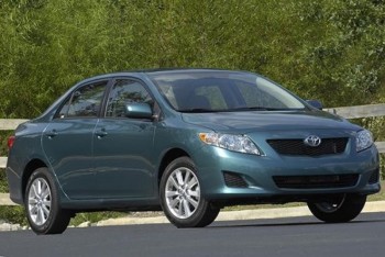 Toyota Việt Nam phải triệu hồi hơn 8.000 xe Corolla do lỗi ở túi khí