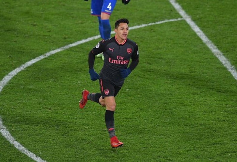 Alexis lập cú đúp, Arsenal nhọc nhằn vượt ải Palace
