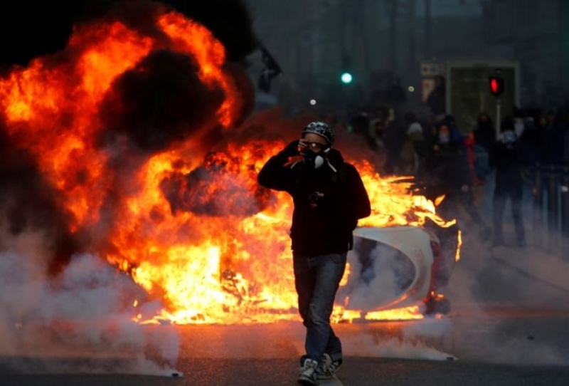 Paris của Pháp tiếp tục hỗn loạn trong đợt biểu tình thứ 4