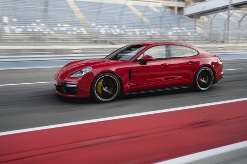 Triệu hồi gần 75.000 xe Porsche Panamera trên toàn thế giới